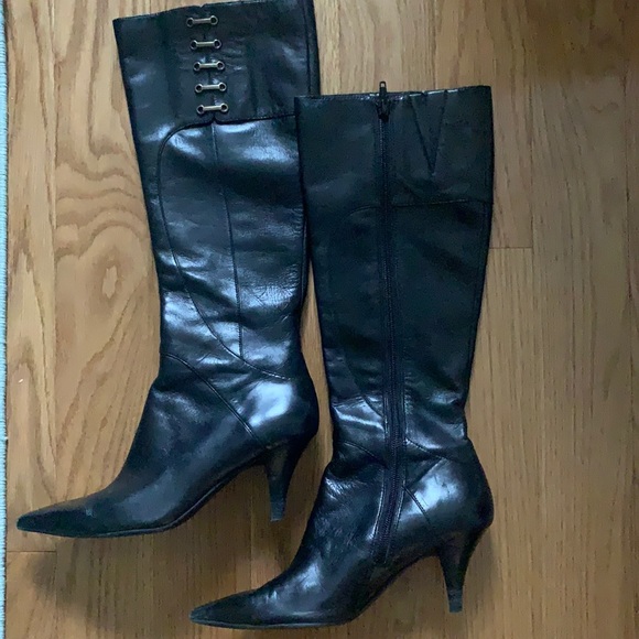 Size 6.5 NINE WEST leather heeled boots 🖤 - Picture 1 of 5